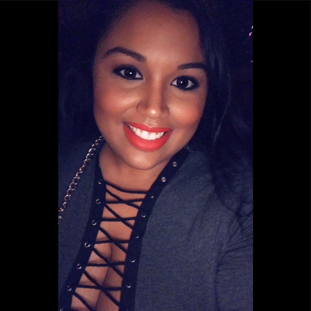 Meet your Posher, Jamilet